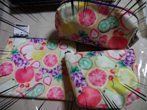 セリアで見つけたフルーツ柄のポーチ3種